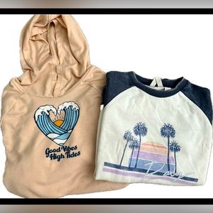 2 Beachy Sweatshirts Roxy and Crown of Hearts - Girls Youth Large
